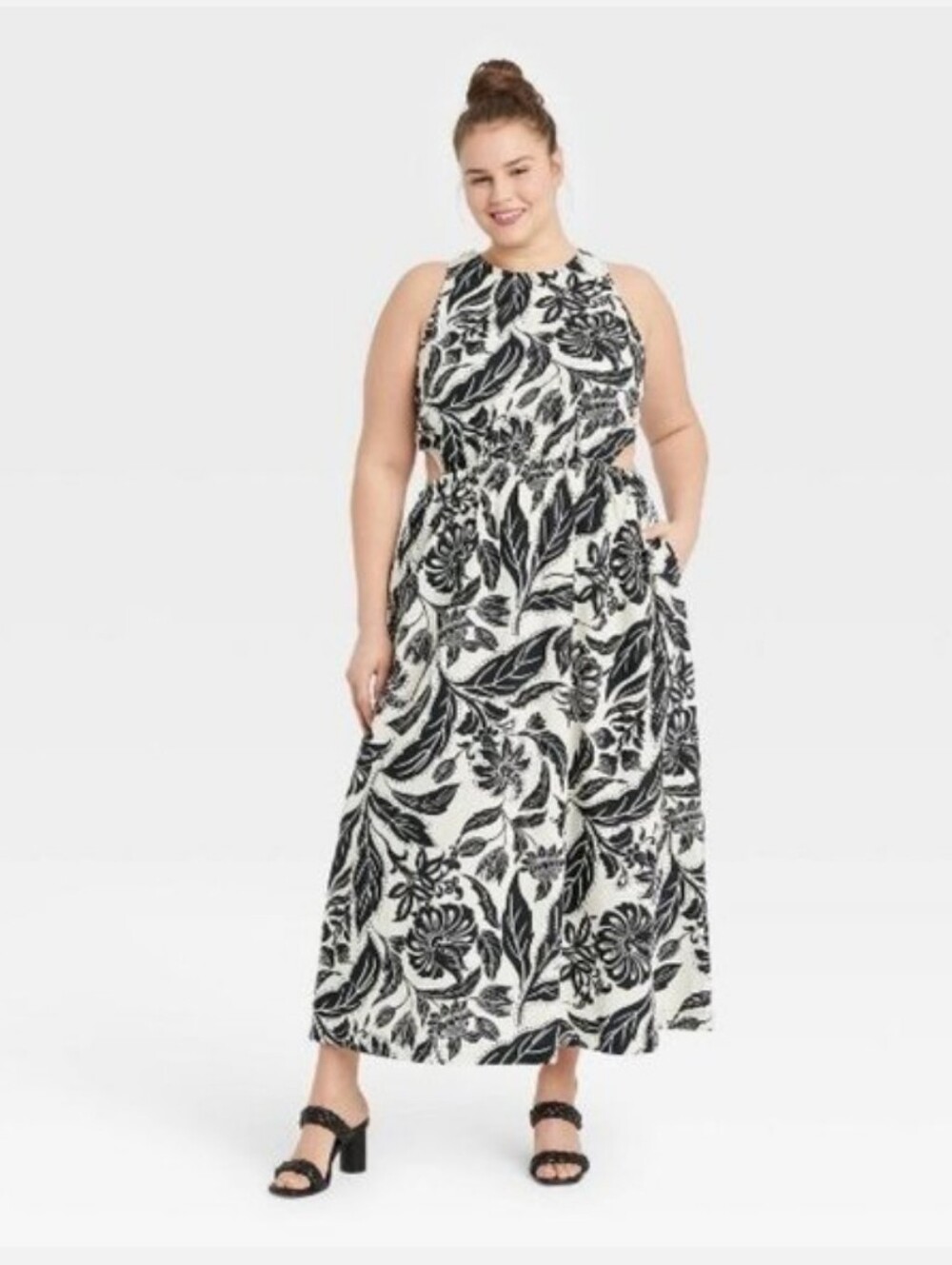 Who What Wear, Floral Print Black and White Maxi Dress Size Large. Size Large